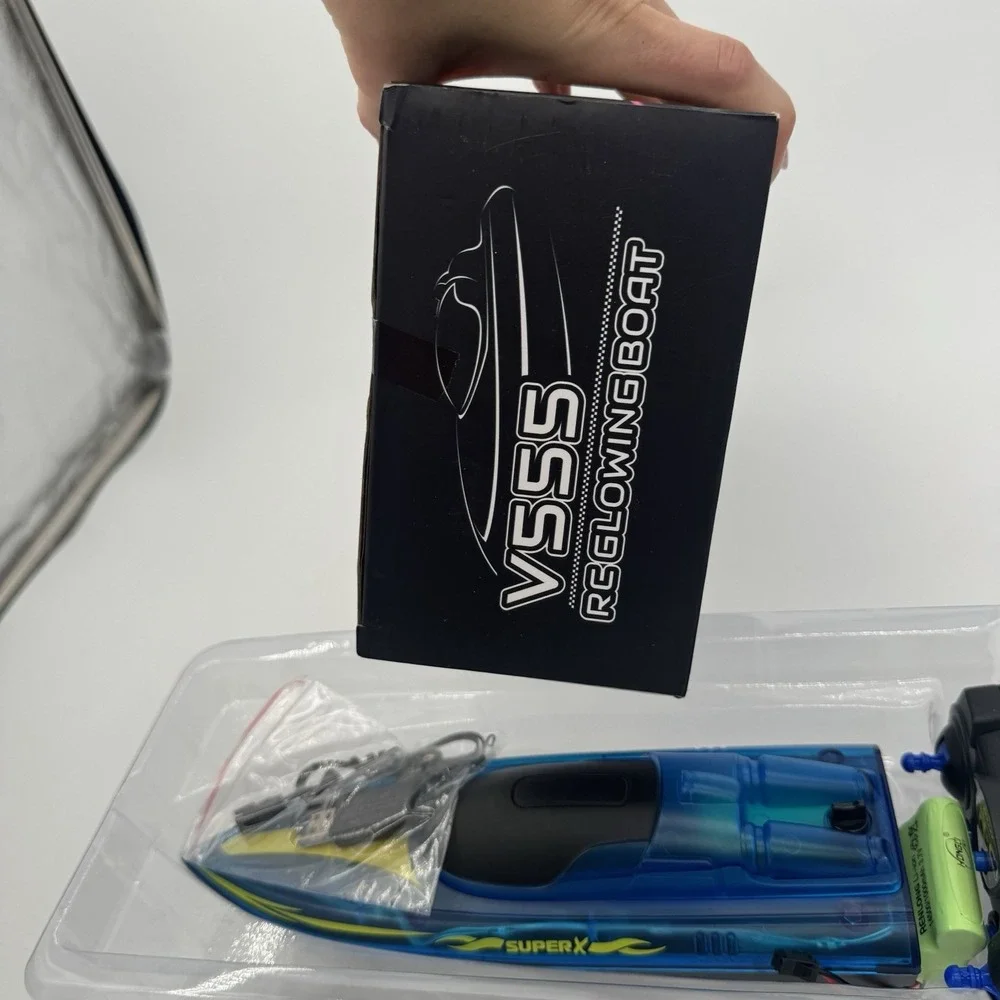 Wisairt‎ V555 RC Glowing Boat 2.4GHz Remote Control LED Waterproof Open Box New